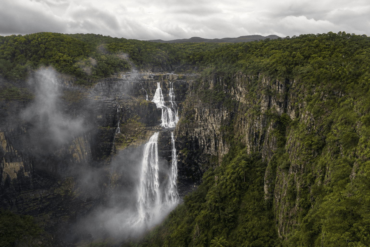 Cover Image for Wallaman Falls Walk Guide: Girringun National Park
