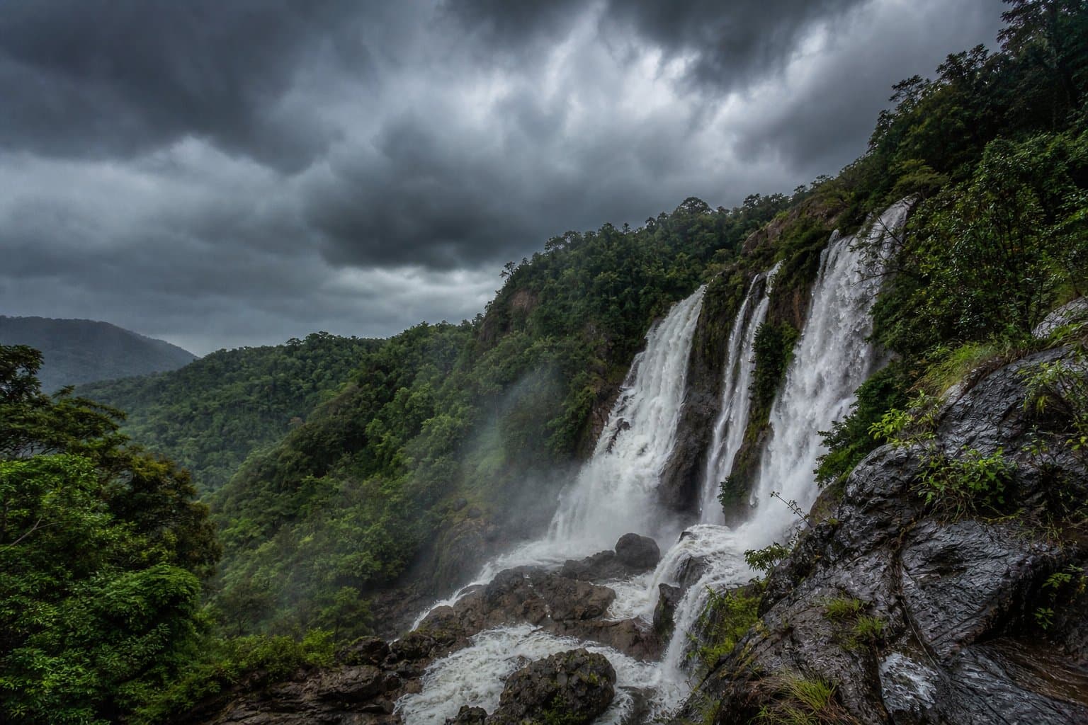 Cover Image for Wet Season Hiking: Safe Waterfall Chasing in the Tropics
